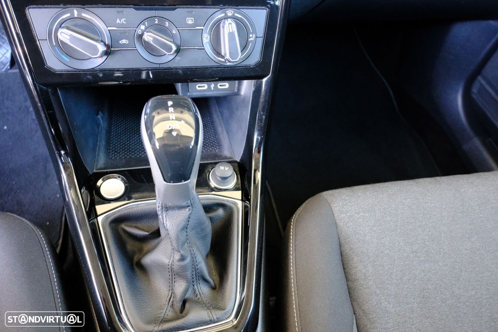 VW T-Cross 1.0 TSI Urban DSG - 19