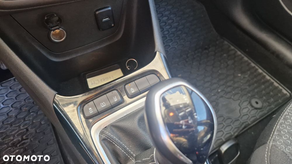 Opel Crossland X - 17