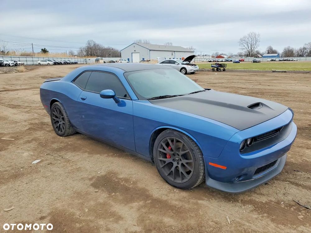 Dodge Challenger - 1
