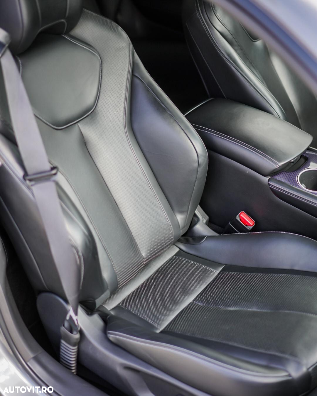Infiniti Q60 - 24