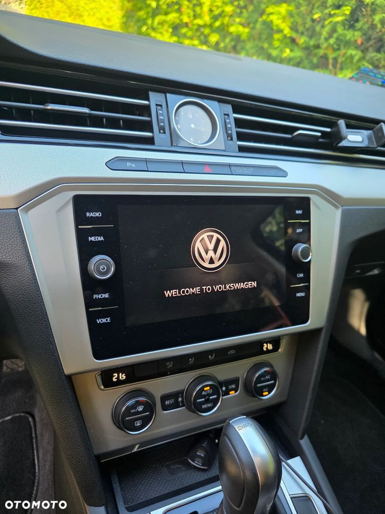 Volkswagen Passat - 23