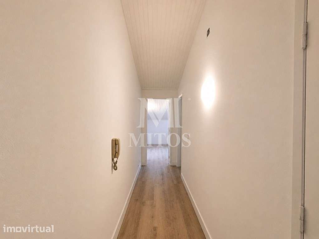 Apartamento T1 situado na Rua da Bandeira (Centro Histórico) - Grande imagem: 4/8