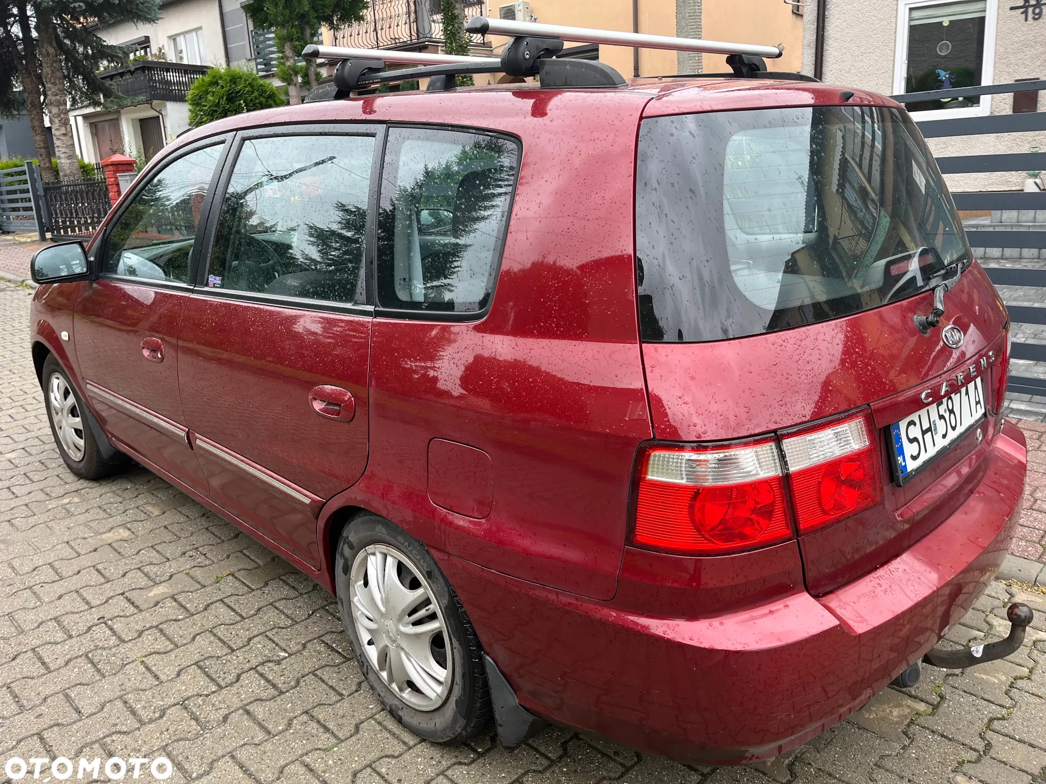 Kia Carens 2.0 CVVT LX - 17