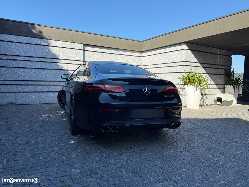 Mercedes-Benz E 300 Coupe 9G-TRONIC AMG Line - 9