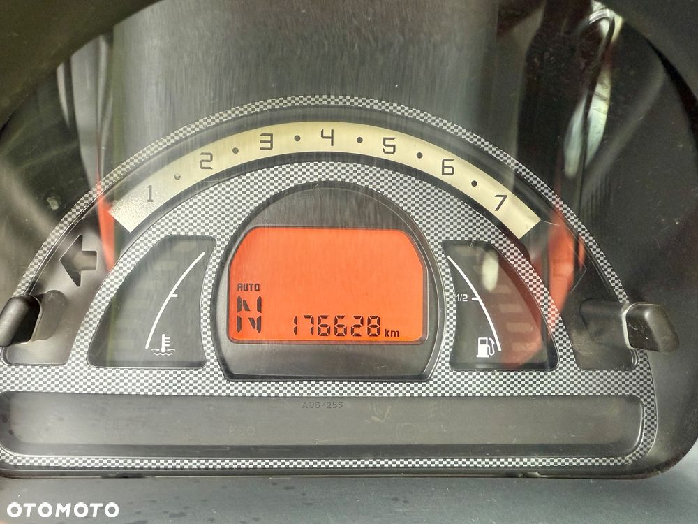 Citroën C2 1.6 VTR Senso Drive - 10