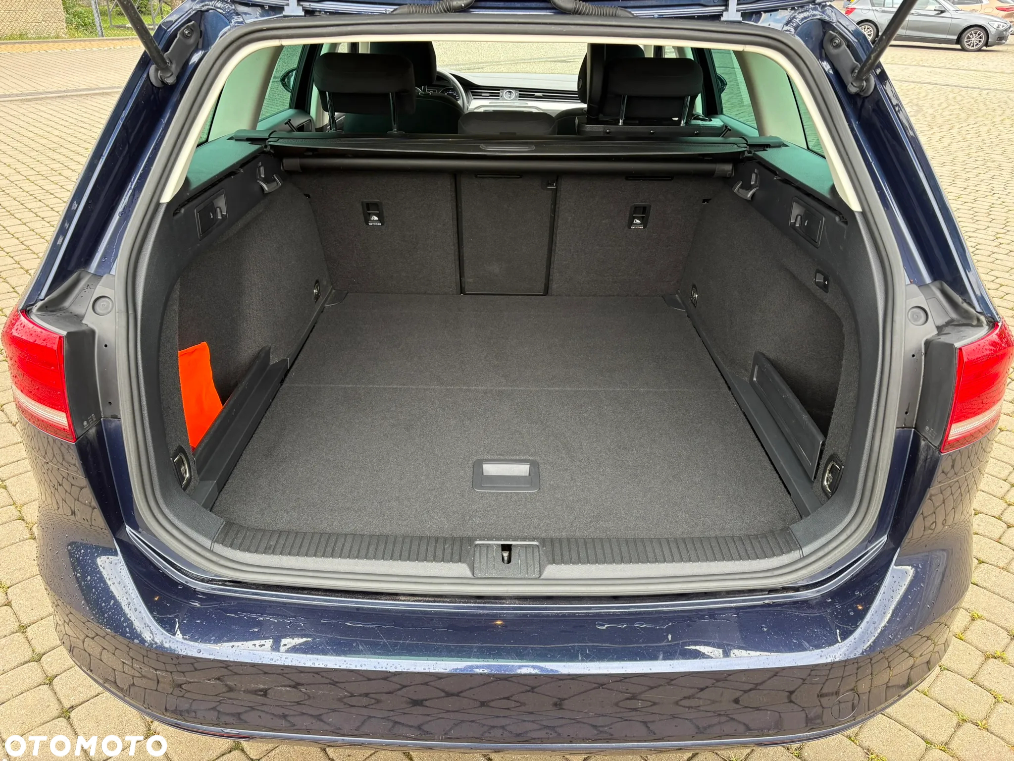 Volkswagen Passat 1.6 TDI BMT Comfortline - 11