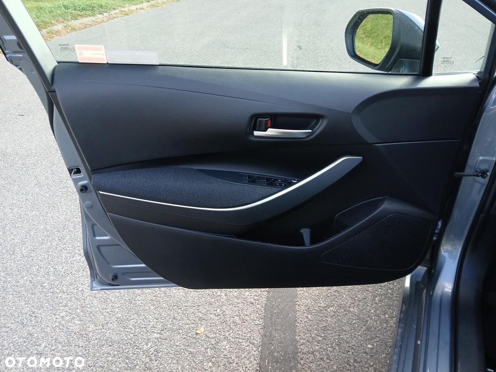 Toyota Corolla 1.8 Hybrid Comfort - 17