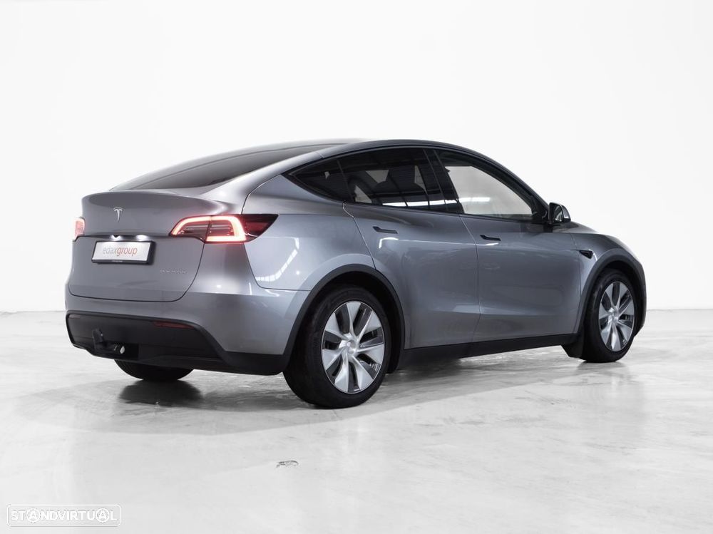 Tesla Model Y Long Range Dual Motor AWD - 3