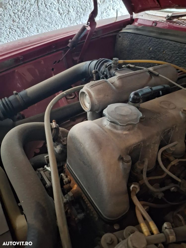 Mercedes-Benz W115 - 4