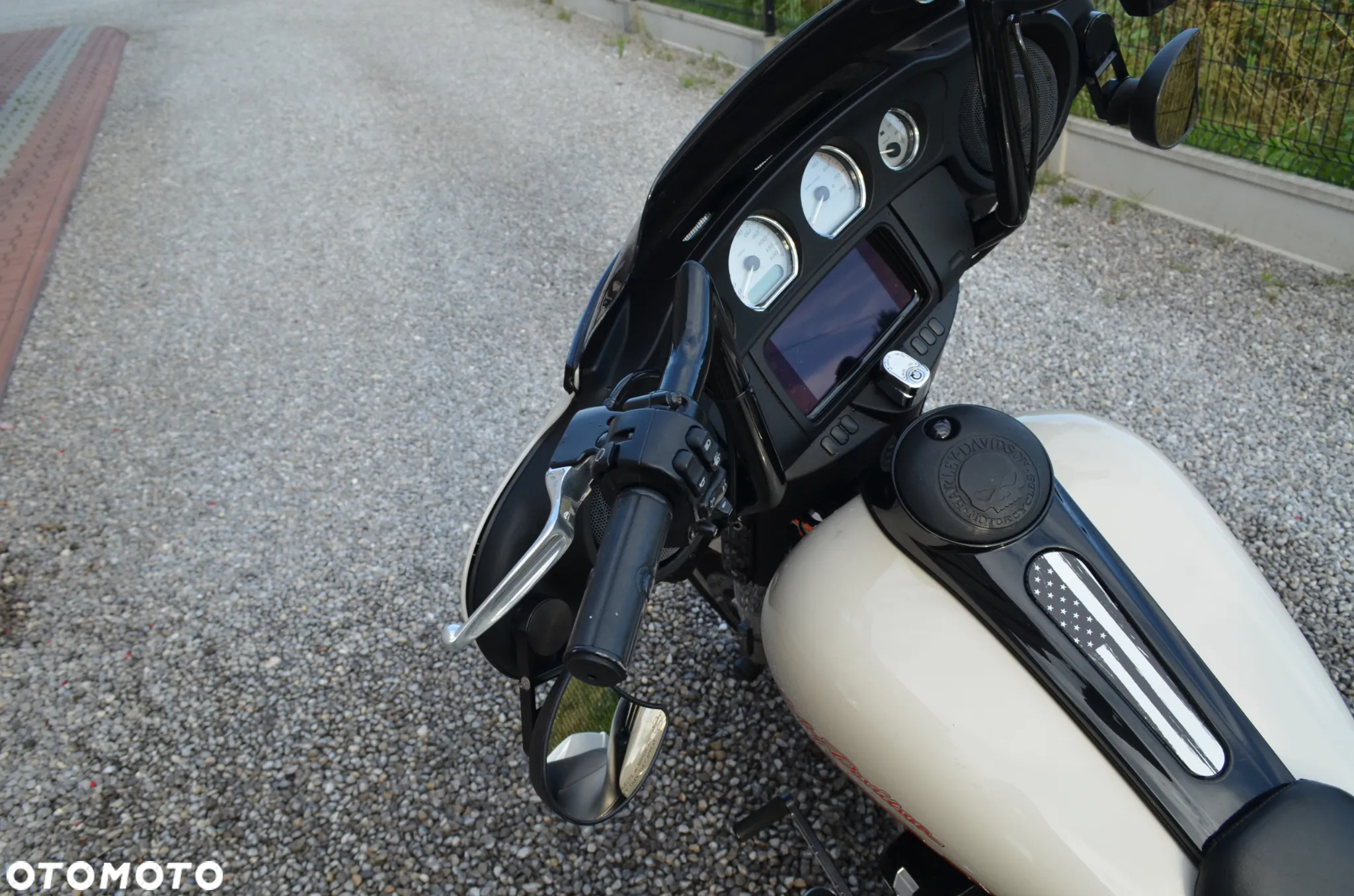 Harley-Davidson Touring Street Glide - 17