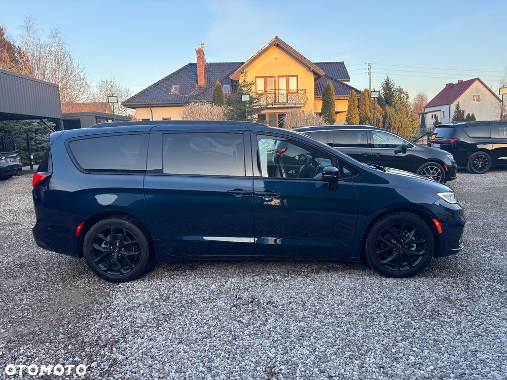 Chrysler Pacifica - 3