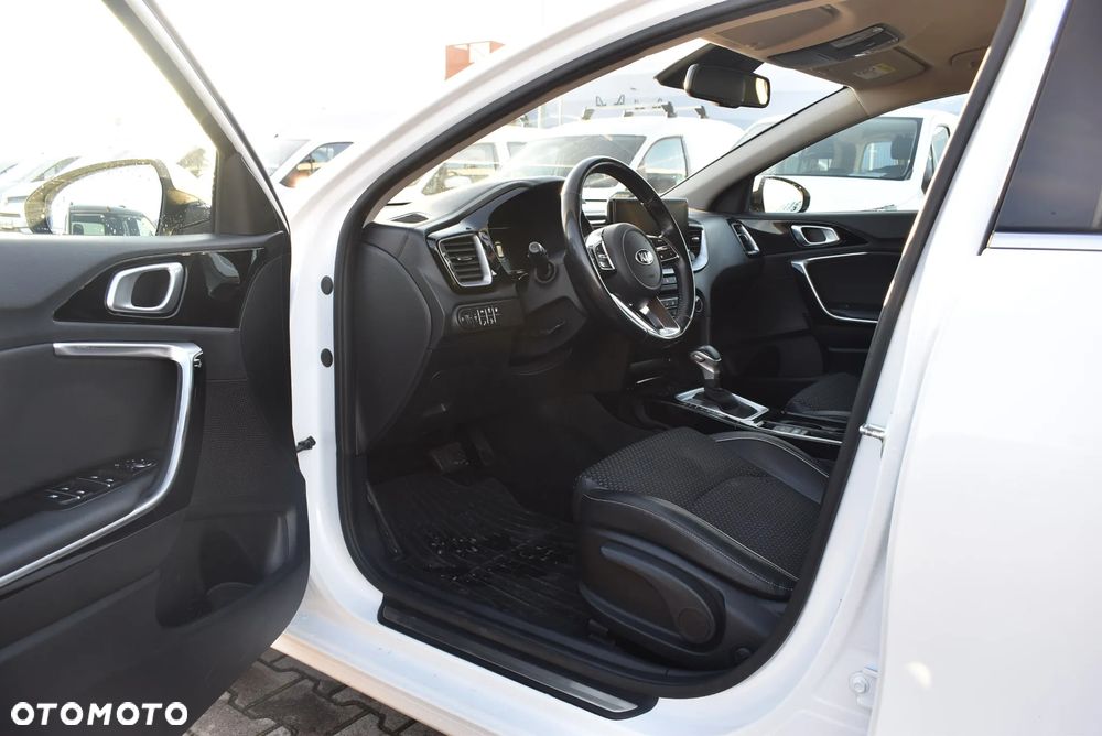 Kia Ceed 1.6 GDI PHEV L DCT - 9