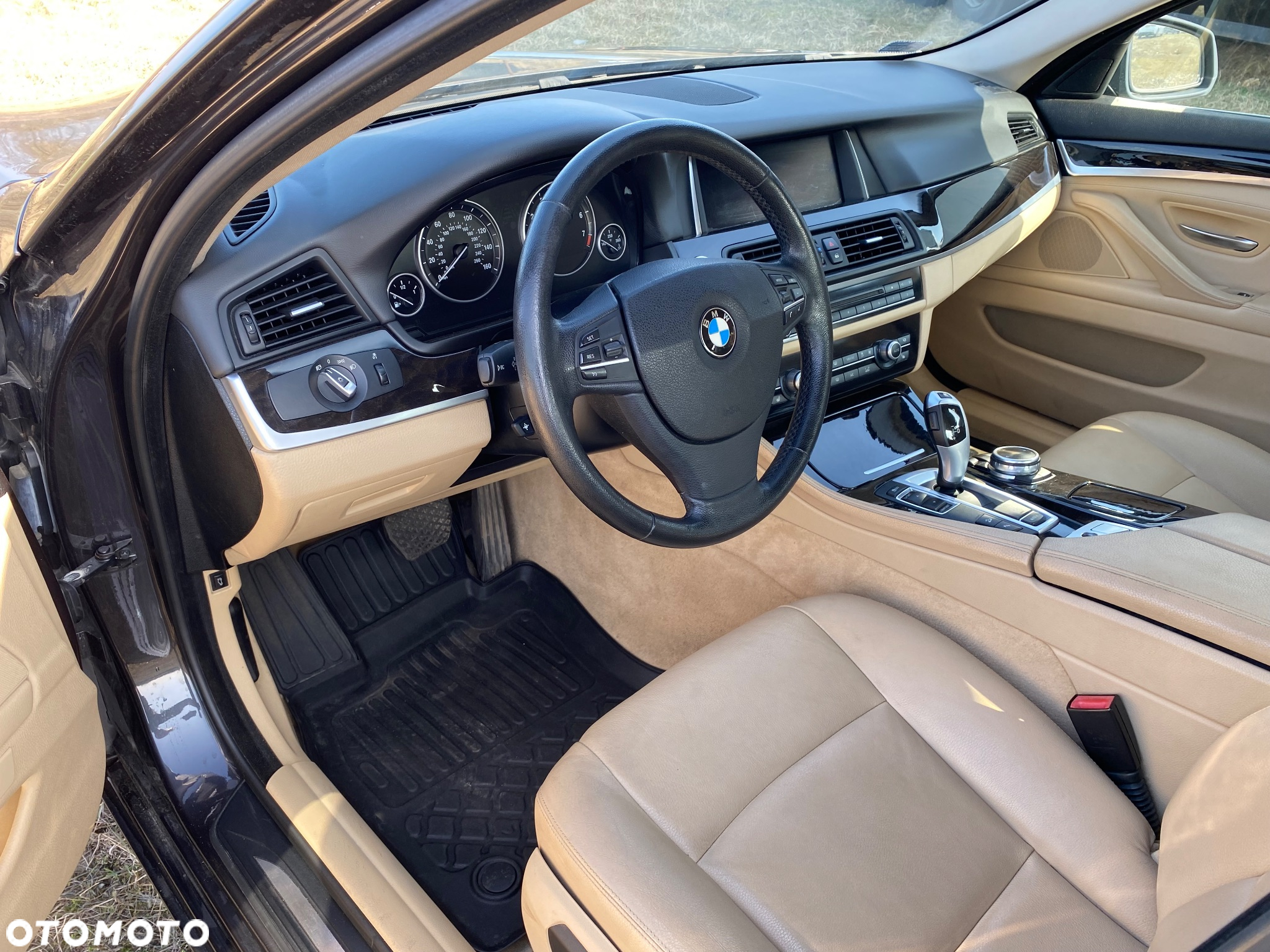 BMW Seria 5 528i xDrive - 17