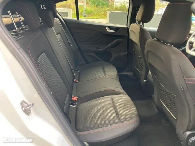 Ford Focus 1.0 EcoBoost MHEV ST-Line - 37