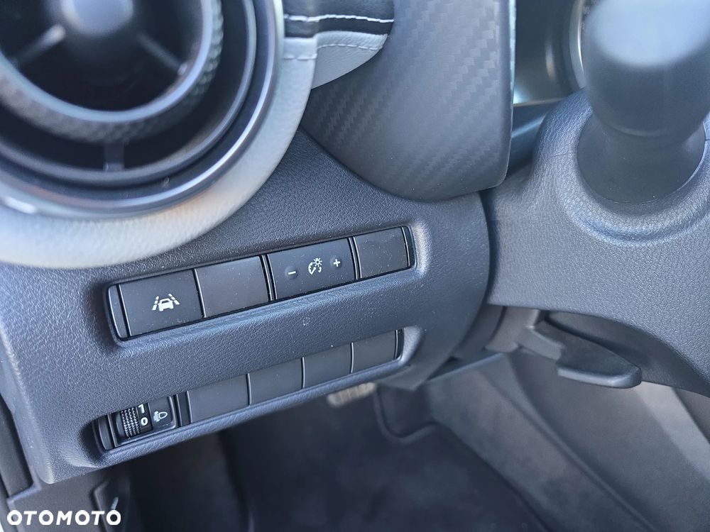 Nissan Juke 1.6 Hybrid Premiere Edition AMT - 12