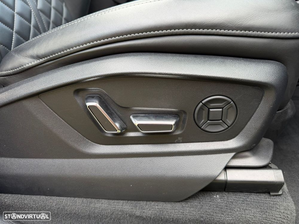 Audi Q7 60 TFSIe quattro S line Tiptronic - 24