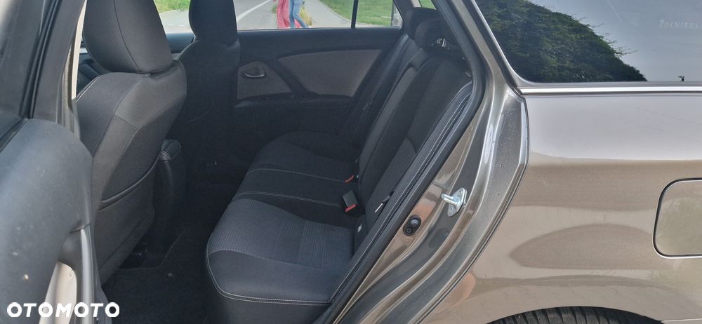 Toyota Avensis 1.8 Prestige MS - 29