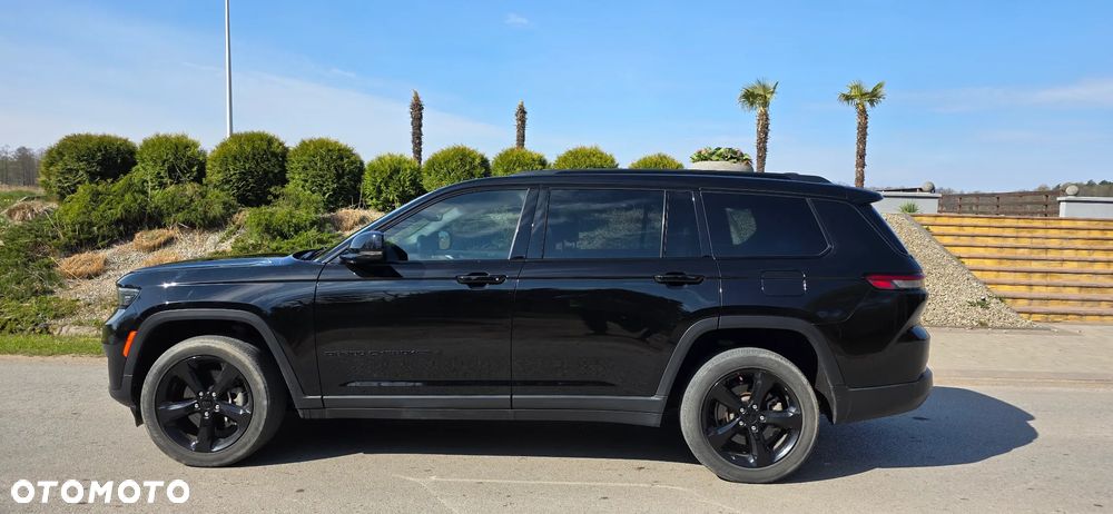 Jeep Grand Cherokee - 38