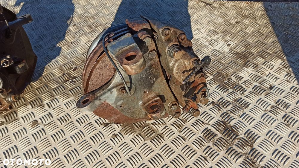 zacisk prawy przód iveco 65c 70c bliźniak 14r jarzmo - 5