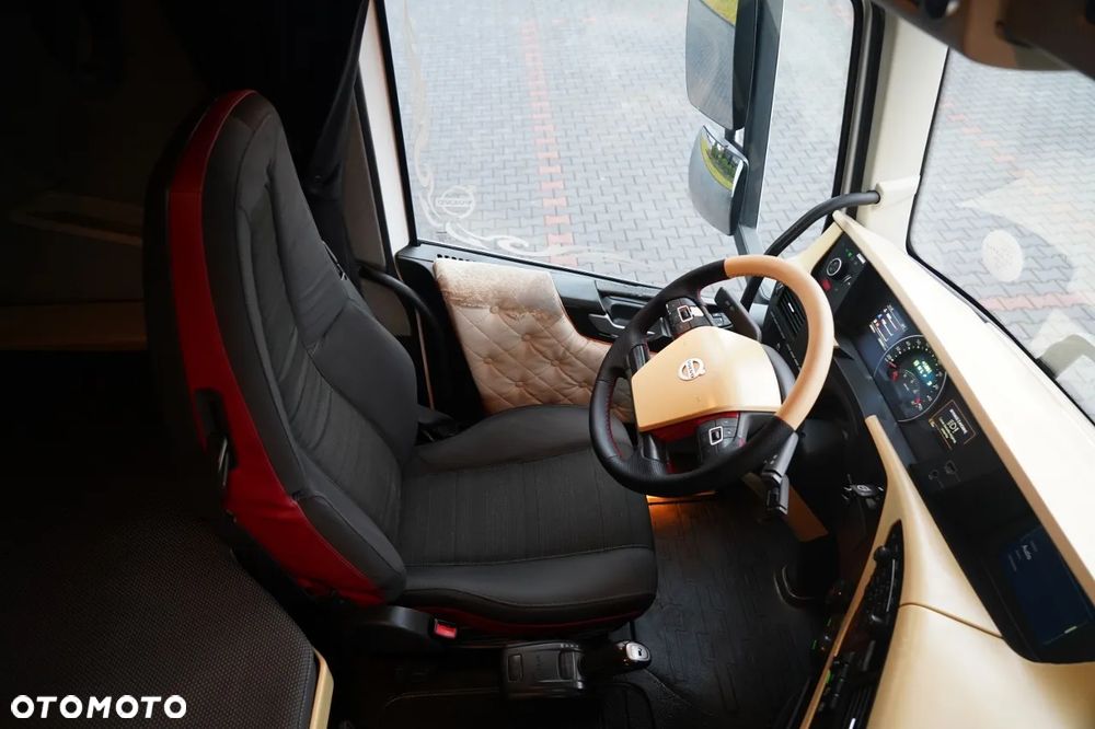 Volvo FH 460 /  KLIMA POSTOJOWA / STANDARD / I-SHIFT / - 29