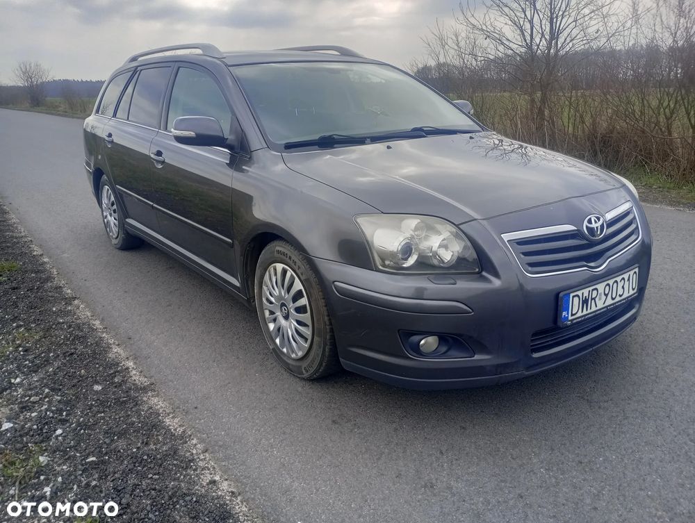 Toyota Avensis 1.8 VVT-i Combi - 2