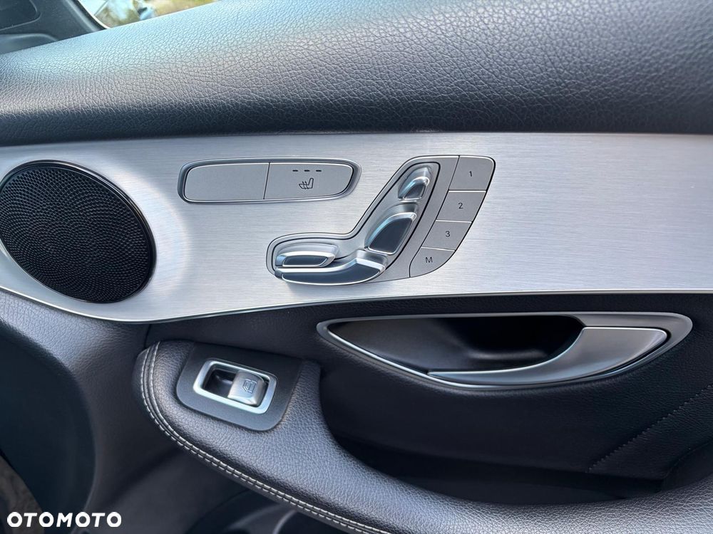 Mercedes-Benz GLC 220 d 4Matic 9G-TRONIC - 29