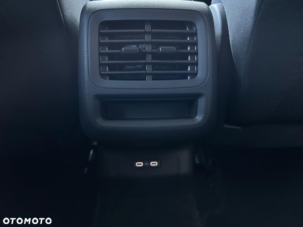 Volkswagen T-Roc - 25