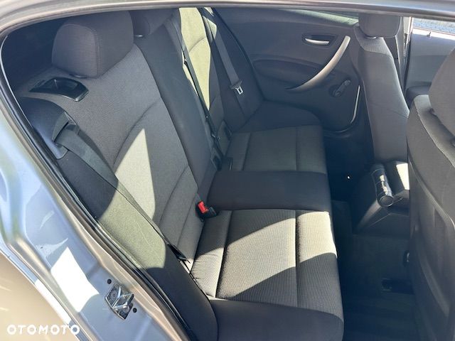 BMW Seria 1 118d - 12