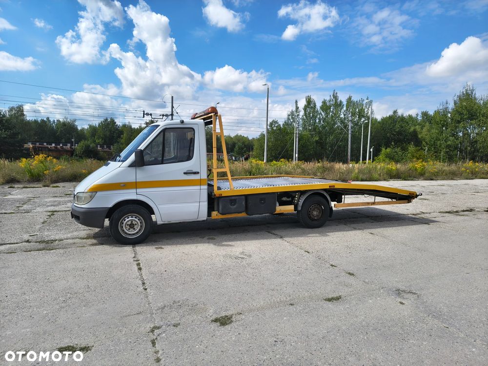 Mercedes-Benz Sprinter - 2