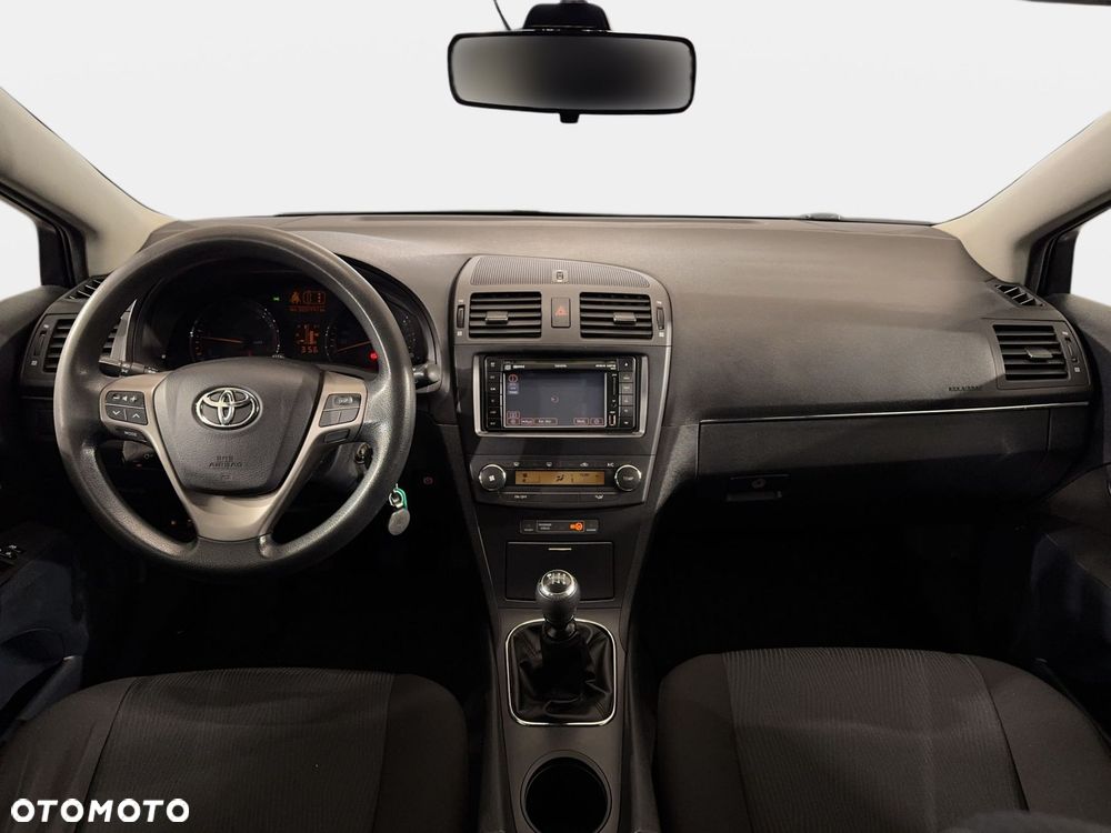 Toyota Avensis - 13