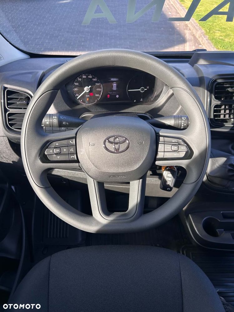 Toyota Proace MAX - 23
