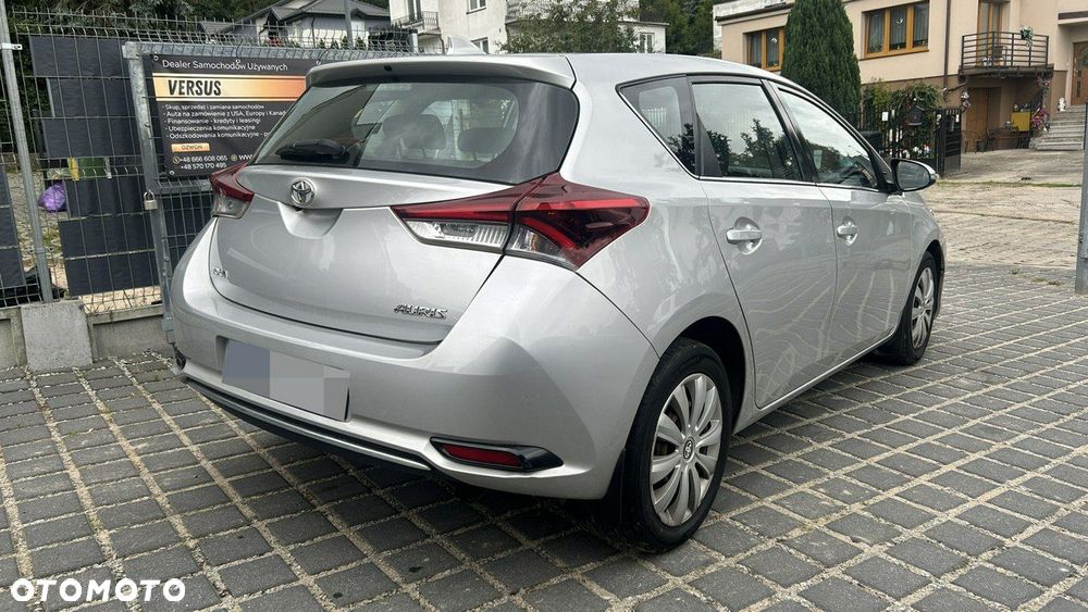 Toyota Auris - 4