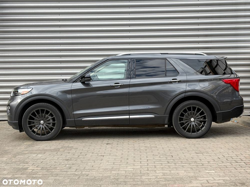 Ford Explorer EcoBoost Plug-in Hybrid ST-LINE - 2