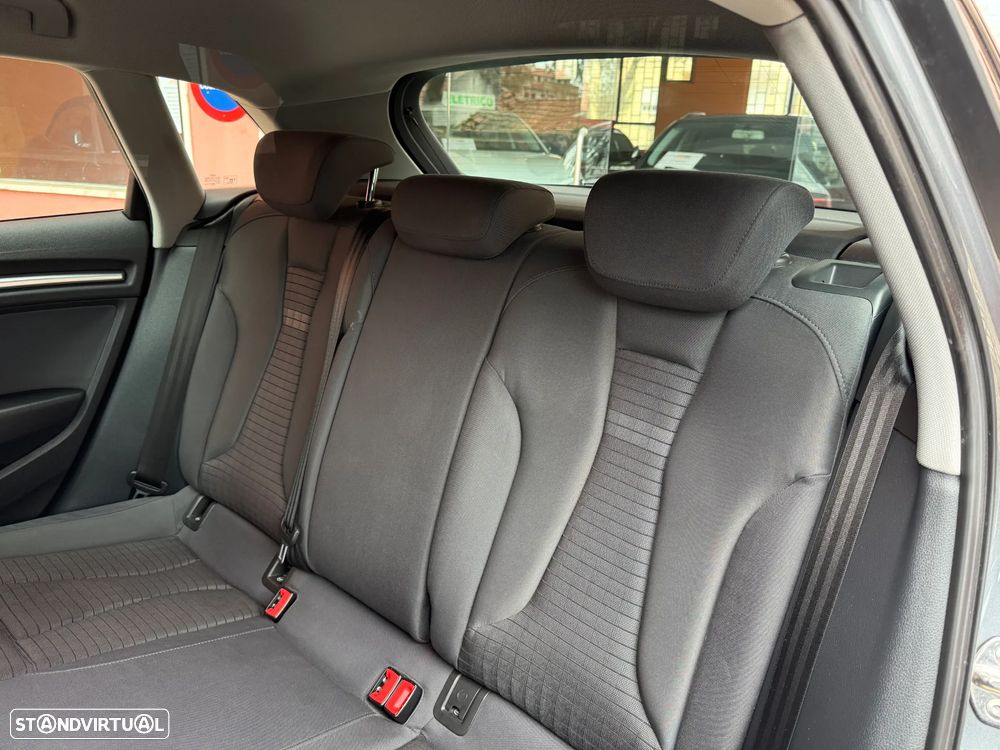 Audi A3 Sportback 1.6 TDI S-line - 8