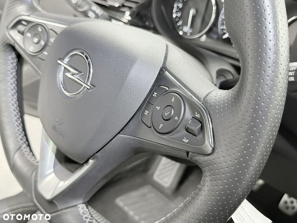 Opel Insignia - 32
