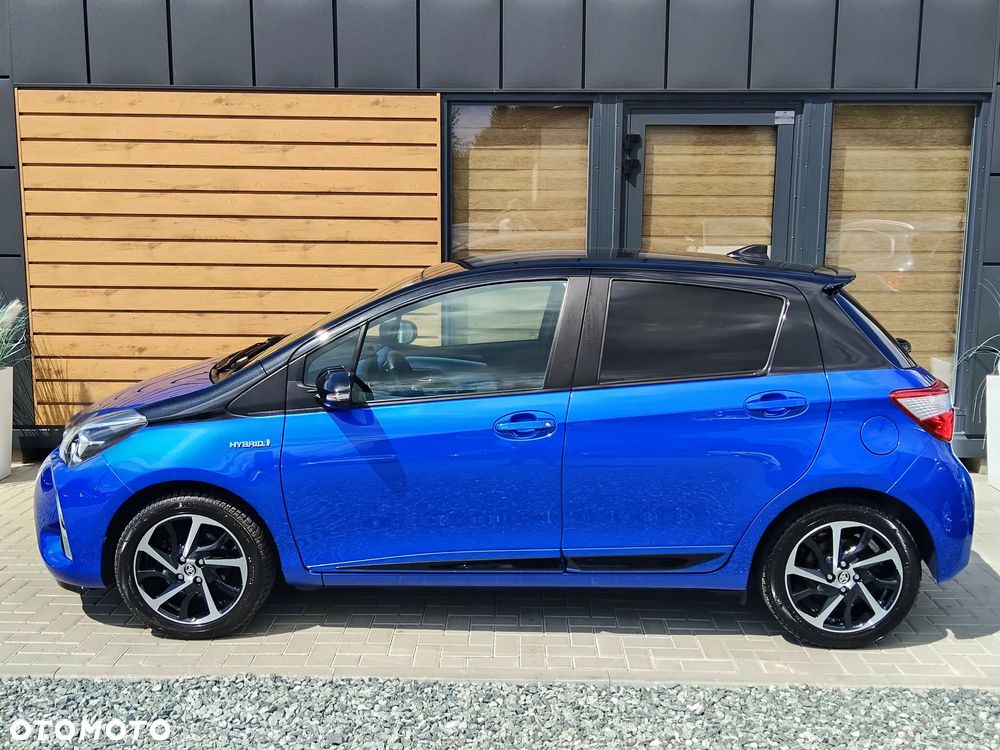 Toyota Yaris Hybrid 100 Premium - 29