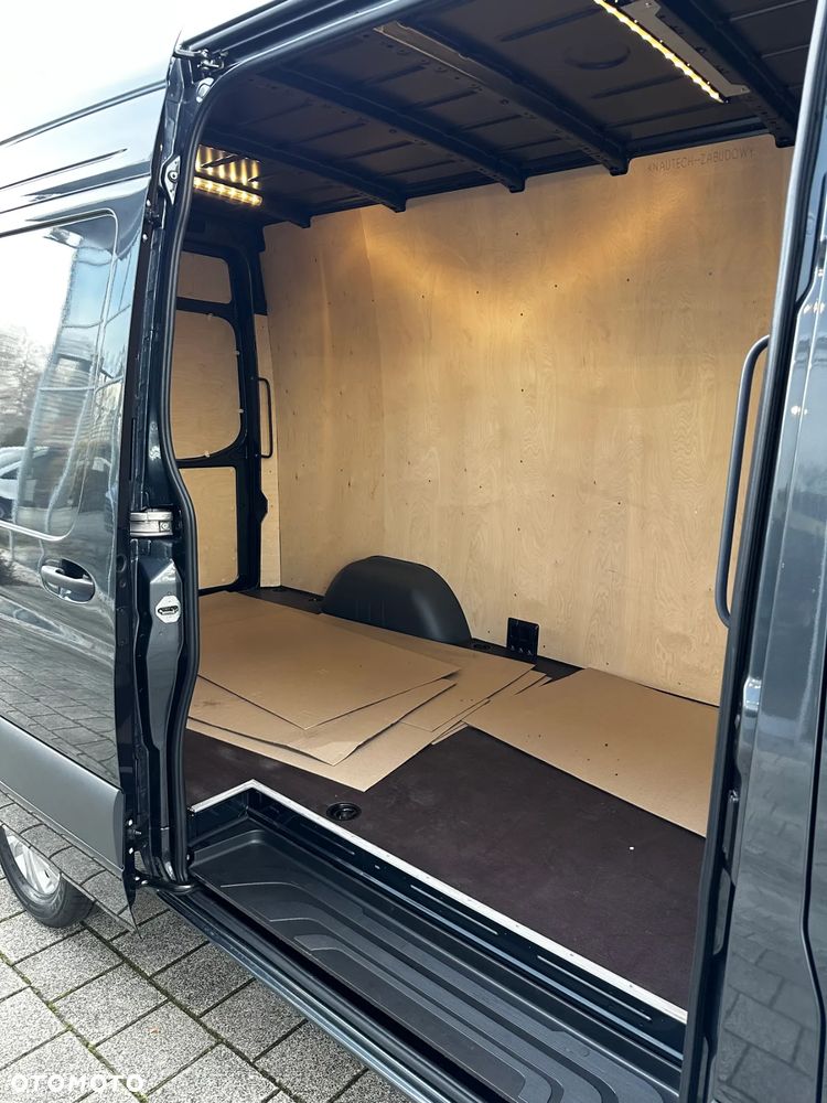 Mercedes-Benz Sprinter - 27
