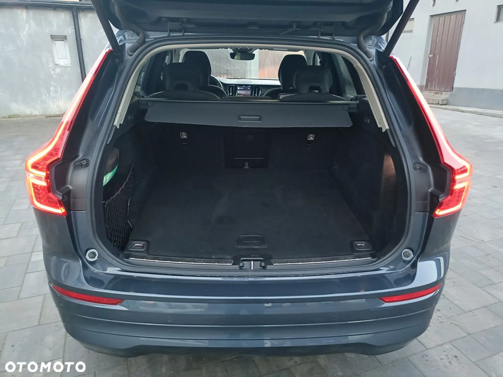 Volvo XC 60 B4 D AWD Geartronic Momentum Pro - 8