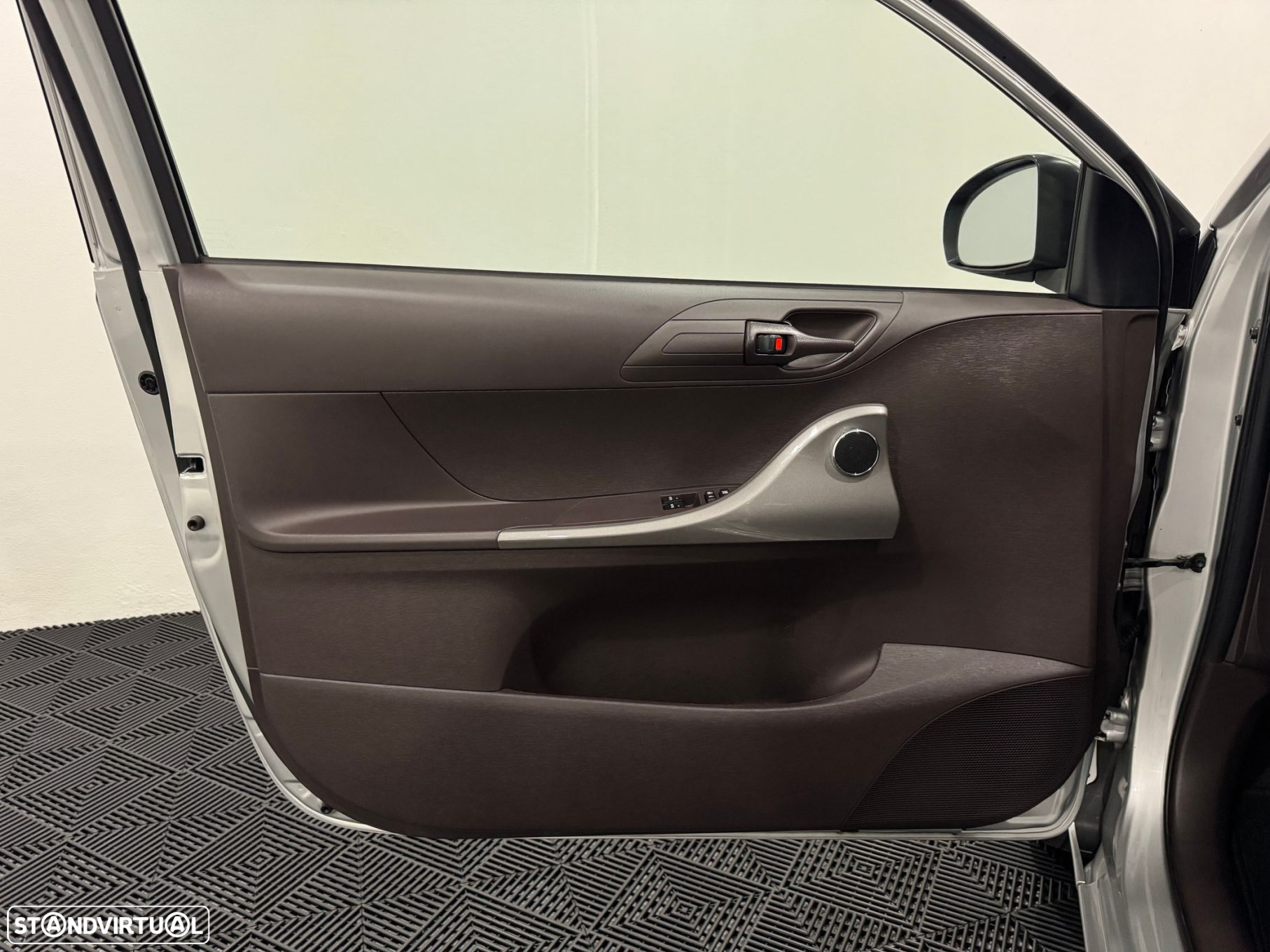 Toyota iQ 1.33 VVT-i - 54