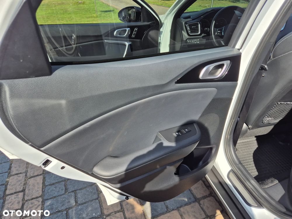 Kia XCeed 1.5 T-GDI OPF BLACK XDITION - 29