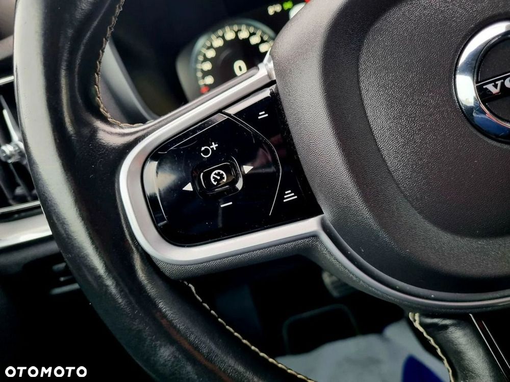 Volvo V60 D4 Geartronic R-Design - 21