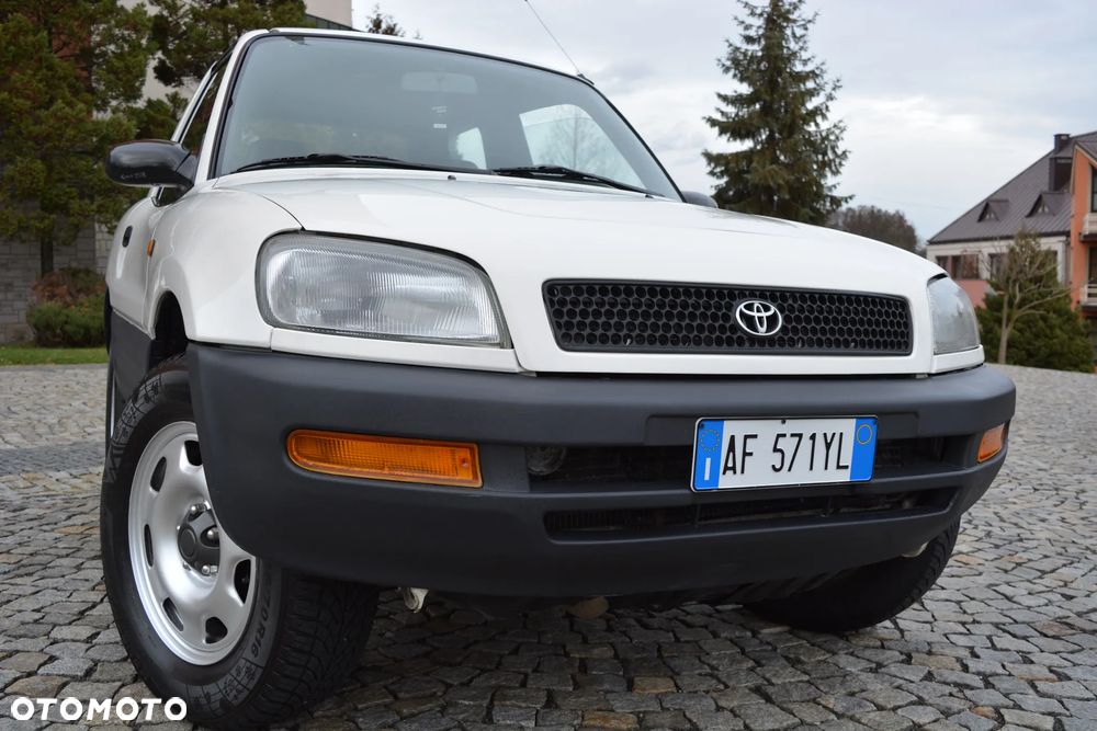 Toyota RAV4 2.0 - 1