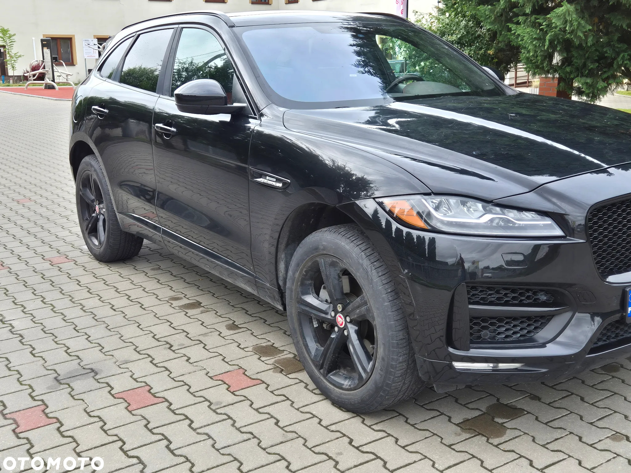 Jaguar F-Pace 25t AWD R-Sport - 6