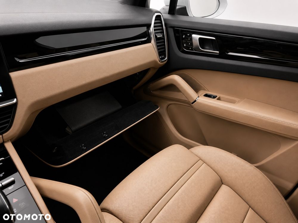 Porsche Cayenne - 9