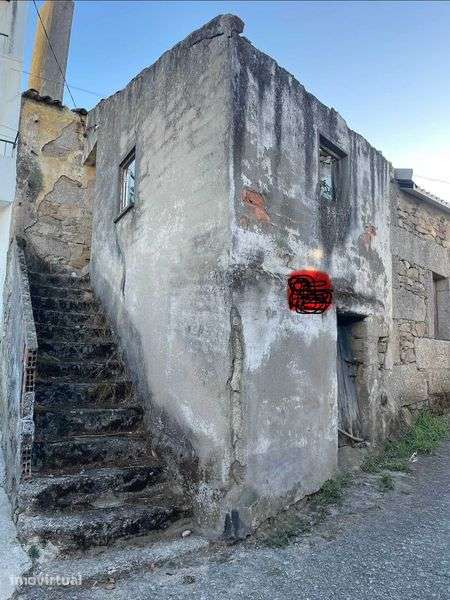 Casa antiga para reconstrução em Safurdão – Pinhel
