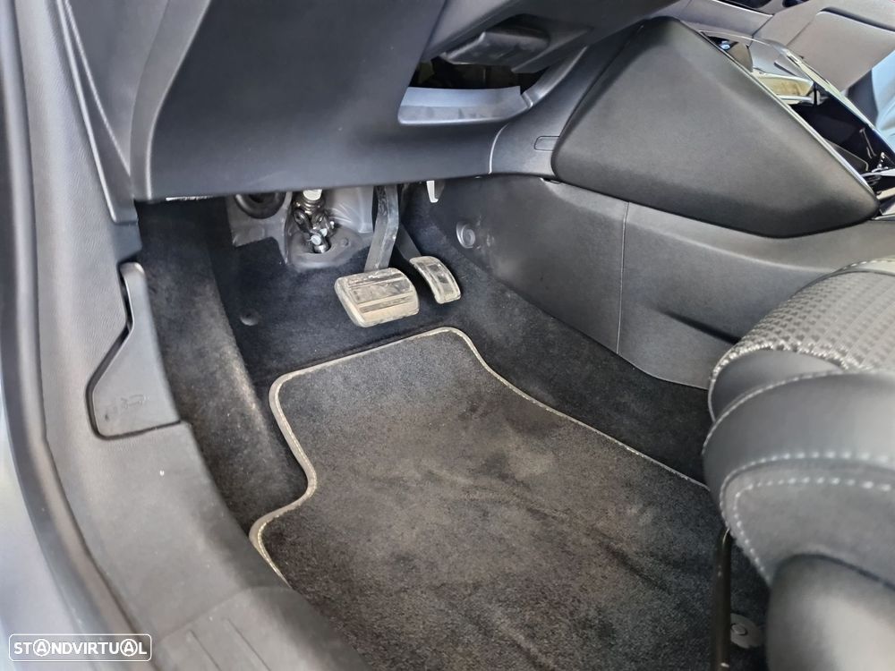 Peugeot 208 PureTech 130 EAT8 GT Pack - 36