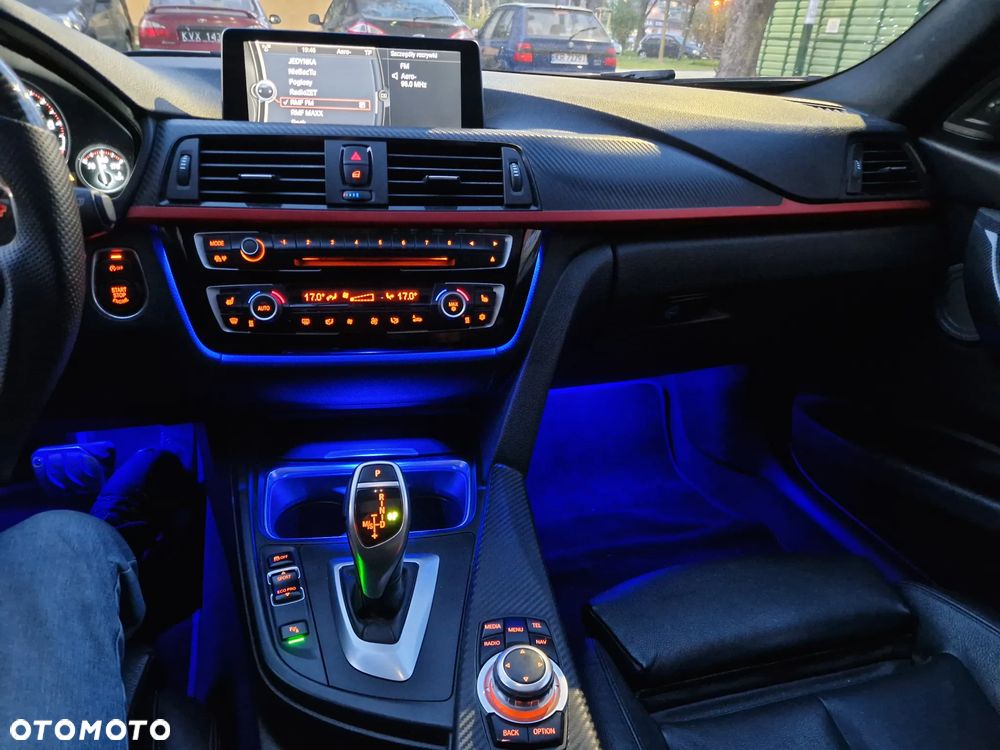 BMW Seria 3 335i Edition Exclusive - 12