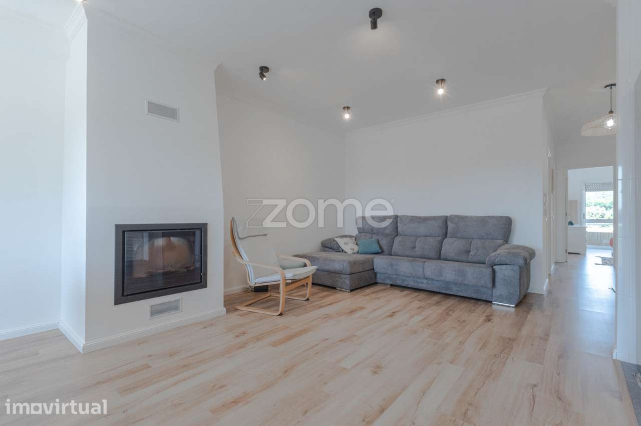 Apartamento T3 com Garagem Fechada para Arrendamento em Gião - View 2
