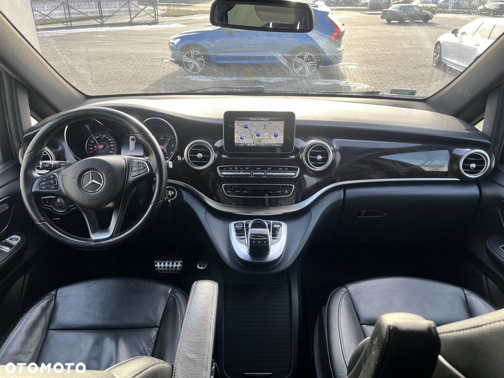 Mercedes-Benz Klasa V - 28