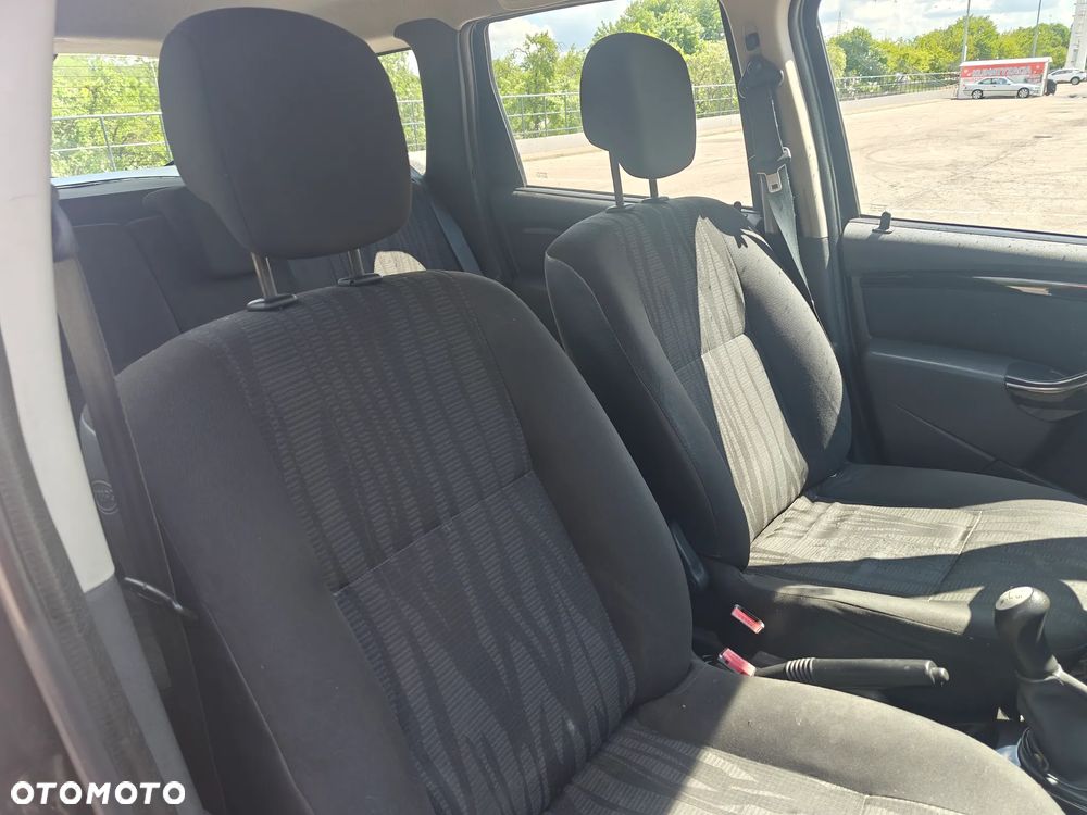 Dacia Duster 1.6 - 16